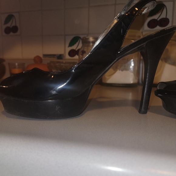 Black pleather slingback peeptoe heels - Picture 12 of 13
